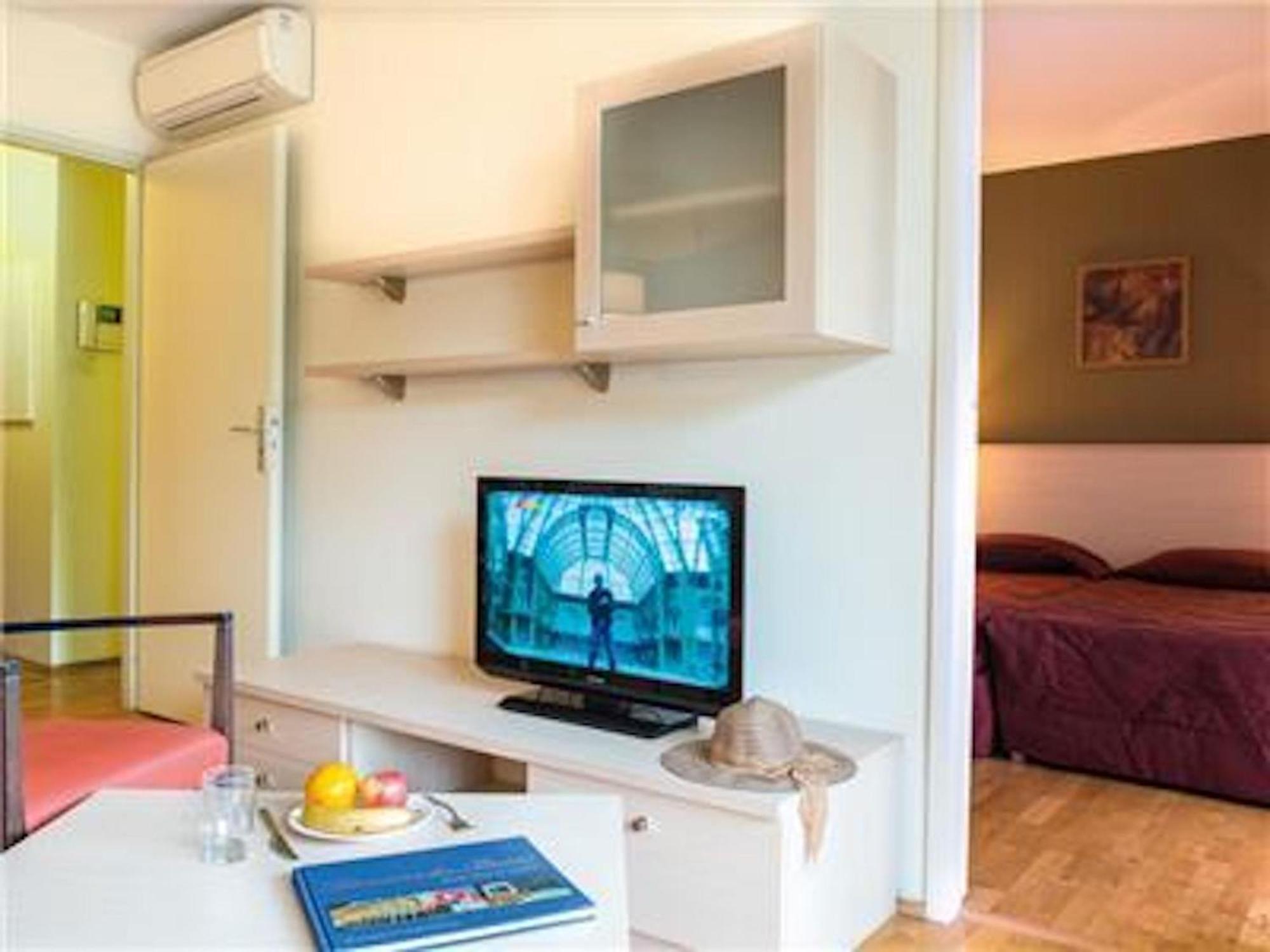 Wonderful La Villa Du Lac - One Bedroom, 4 People Divonne-les-Bains Exterior foto